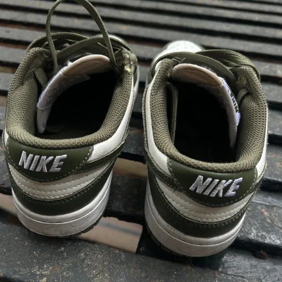 NIKE Women Dunk Low Medium Olive - Picture 7 of 9